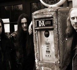 Εξώφυλλο και tracklist για το "In War And Pieces" των Sodom 