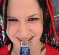 Η αστυνομία του Μάντσεστερ διώκει τις επιθέσεις εναντίον goth, emo και punk ατόμων ως εγκλήματα μίσους 