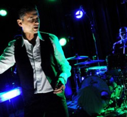 Ολόκληρη η ειδική live εμφάνιση των Soulsavers με τον Dave Gahan (Depeche Mode) 