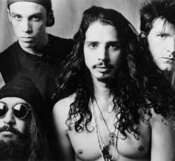 «Δεν ξέρω τίποτα για reunion των Soundgarden», δηλώνει ο μπασίστας τους 