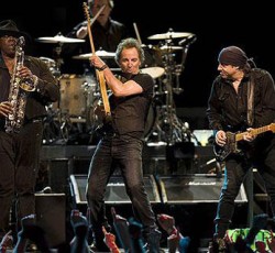Ολόκληρα τα ''Born To Run'', ''Darkness On The Edge Of Town'' και ''Born In The USA'' live