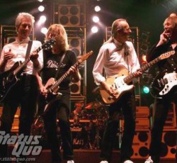 Στην κορυφή των βρετανικών singles chart οι Status Quo 