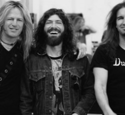Οι Steam Roller, η νέα μπάντα του Doug Aldrich (Whitesnake), ζωντανά στην Καβάλα 