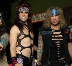 Η Steel Panther εκδοχή των Χριστουγέννων 