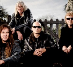 Δείτε το βίντεο του "This Is My God" του Steve Harris