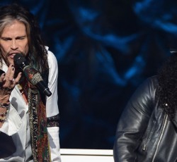 Ο Steven Tyler πάλευε χρόνια για το reunion των Guns N' Roses 