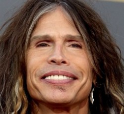 Steven Tyler: «Το American Idol αύξησε τις πωλήσεις των Aerosmith κατά 260%»