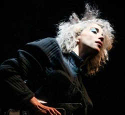 Σε streaming το νέο EP της St. Vincent 