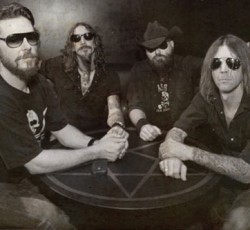 Οι λεπτομέρειες της δισκογραφικής επιστροφής των Supersuckers 