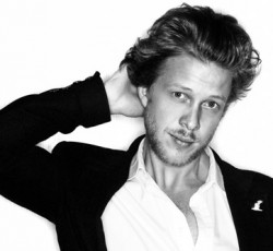 Εξιτήριο για τον Ted Dwane των Mumford & Sons 