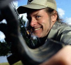 Ο Ted Nugent σχολιάζει τον Obama 