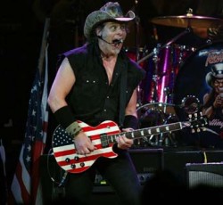 Επιστρέφει με νέο δίσκο και περιοδεία ο Ted Nugent 
