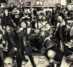 Το supergroup των Teenage Time Killers έχει 35 μέλη! 