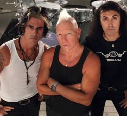 Rock power trio από τον Mike Terrana - Δείτε το video clip για το "One Way" 