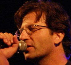 Ο Θανάσης Παπακωνσταντίνου απαντάει στην καταγγελία / μαρτυρία ακροάτριας 