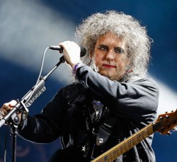O Robert Smith των Cure διασκευάζει Twilight Sad
