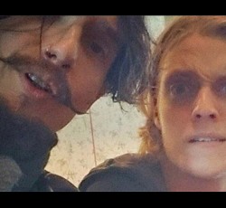 Σε ποιό διάσημο hard rock συγκρότημα έγινε μέλος ο γιός του Roger Taylor (Queen); 