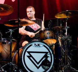 Έχασε το πόδι του ο ντράμερ των The Ghost Inside 