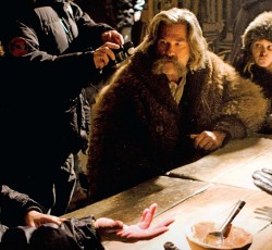 Στο "The Hateful Eight" καταστράφηκε συλλεκτική κιθάρα 146 ετών! 