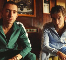 Oι λεπτομέρειες του νέου δίσκου των The Last Shadow Puppets