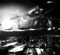 Λεπτομέρειες για το supergroup Them Crooked Vultures 