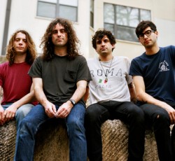 Cult σκηνικά στο νέο video clip των The Men 