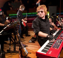 Αποκαλυπτήρια για τον δίσκο με διασκευές των Queen που ετοιμάζουν οι The Protomen 