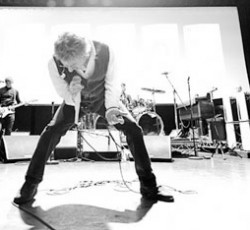 The Who, Pearl Jam και Kasabian μαζί επί σκηνής