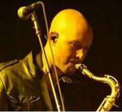 Αυτοκτόνησε ο σαξοφωνίστας των The Killers 