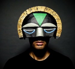 Ο Thom Yorke των Radiohead κρυβόταν τελικά πίσω από το όνομα Sisi BakBak 