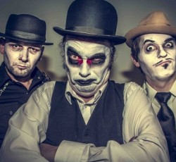 Οι Tiger Lillies θυμούνται το «αγανακτισμένο» Σύνταγμα του 2011 