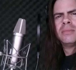 O Todd La Torre στρέφεται κατά του Geoff Tate 