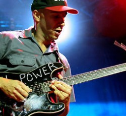 Δείτε το νέο video του Tom Morello (ως The Nightwatchman) 
