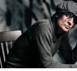 Ο Tommy Lee (Motley Crue) υπερασπίζεται την Ελλάδα με μακροσκελές post του 