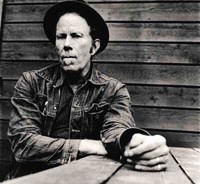 Ο Tom Waits με το κλειδί του Ελ Πάσο 