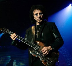 Ο Tony Iommi συνεχίζει την θεραπεία μετά από την αμερικάνικη περιοδεία των Black Sabbath