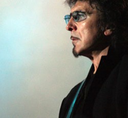 Λεπτομέρειες για την αυτοβιογραφία του Tony Iommi 