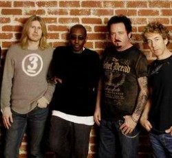 Οι Toto μηνύουν τη Sony 