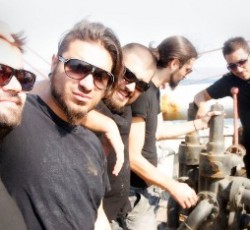 Το πρώτο digital single των Trendy Hooliguns 