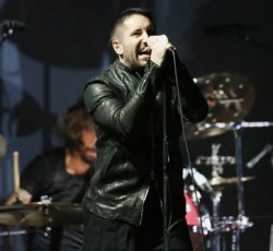 O παραγωγός των Grammy Awards απολογείται στον Trent Reznor 