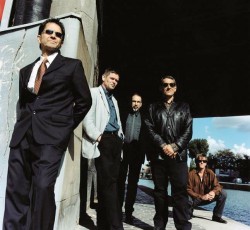 Οι Tuxedomoon επιστρέφουν σε Θεσσαλονίκη και Αθήνα τον Ιούνιο 