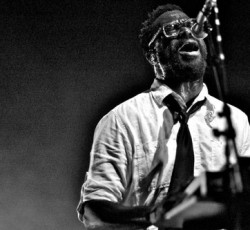 Ακούστε το "Mercy" των TV On The Radio 