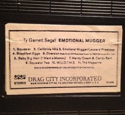 O Ty Segall ταχυδρομεί σε VHS κασέτα τον νέο του δίσκο! 