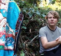 Ακούστε τον Ty Segall να διασκευάζει Velvet Underground από τον επερχόμενο δίσκο διασκευών 