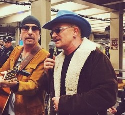 Οι U2 παίζουν ινκόγκνιτο στο μετρό της Νέας Υόρκης (video) 