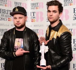 Το πρώτο UK album chart που προσμετρά και δεδομένα streaming 