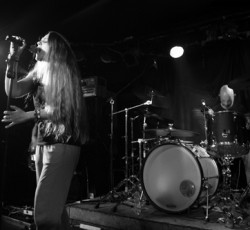 Μια ξεχωριστή ζωντανή εμφάνιση των Universe217 