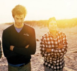 Αγωγές για το εξώφυλλο του "Contra" των Vampire Weekend 