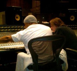 Νέα μουσική σύντομα υπόσχονται οι Van Halen 