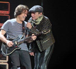 ...Στρώθηκαν στη δουλειά οι Van Halen 